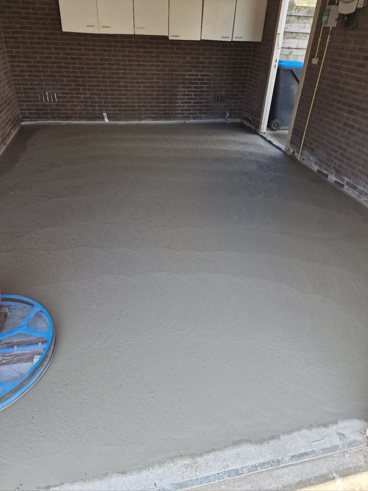 Gevlinderde betonvloer garage Gevlinderde betonvloer garage